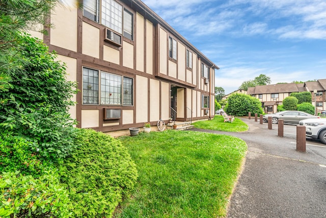 304 Foxwood Ln Unit 304, Milford, CT 06461 - view of property with entry steps