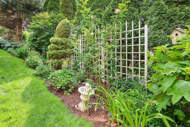 40 Pumpkin Ground Rd, Stratford, CT 06614 - exterior view