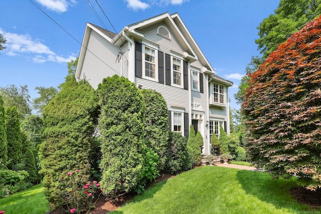 40 Pumpkin Ground Rd, Stratford, CT 06614 - view of front of home featuring a front lawn