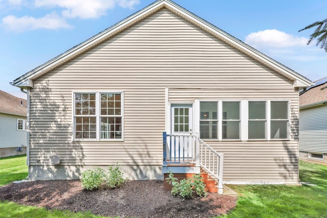 14 Ross Way Unit 14, Windsor Locks, CT 06096 - rear view of house with a yard