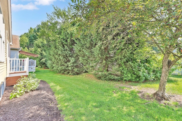 14 Ross Way Unit 14, Windsor Locks, CT 06096 - view of grassy yard featuring a wooden deck