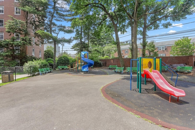 71 Strawberry Hill Ave Apt 1002, Stamford, CT 06902 - view of communal playground
