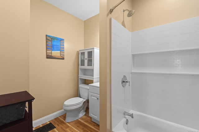 135 W Thames St, Norwich, CT 06360 - full bathroom with wood finished floors and bathing tub / shower combination