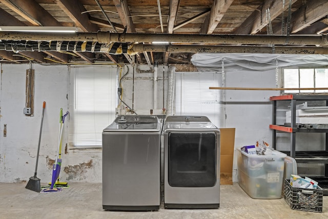 94 Prospect Ave, West Haven, CT 06516 - laundry room featuring washer and dryer