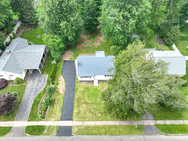 32 Miles Standish Dr, West Hartford, CT 06107 - aerial view of property and surrounding area