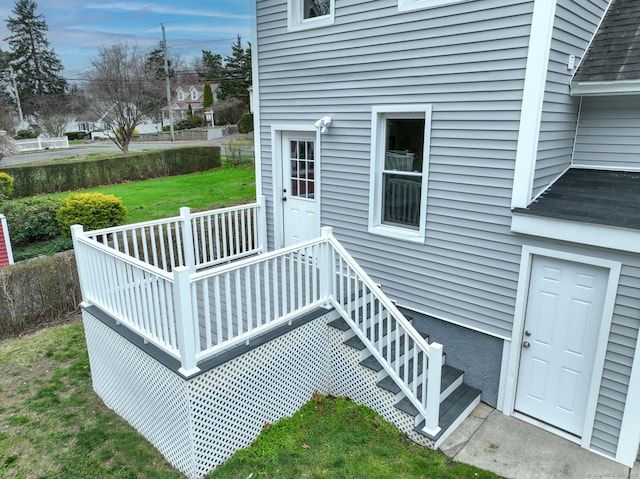 274 High St, Fairfield, CT 06824 - wooden terrace featuring a yard