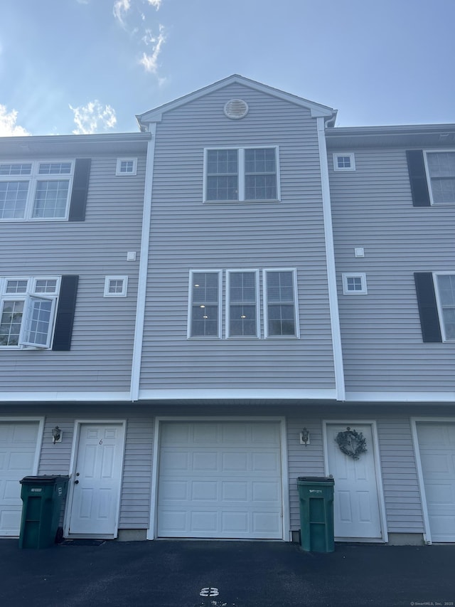 8 Paddock Ln Unit 8, Norwich, CT 06360 - photo 2