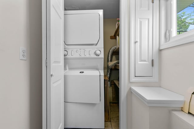 50 Carroll Rd, Hamden, CT 06517 - laundry area with stacked washing machine and dryer