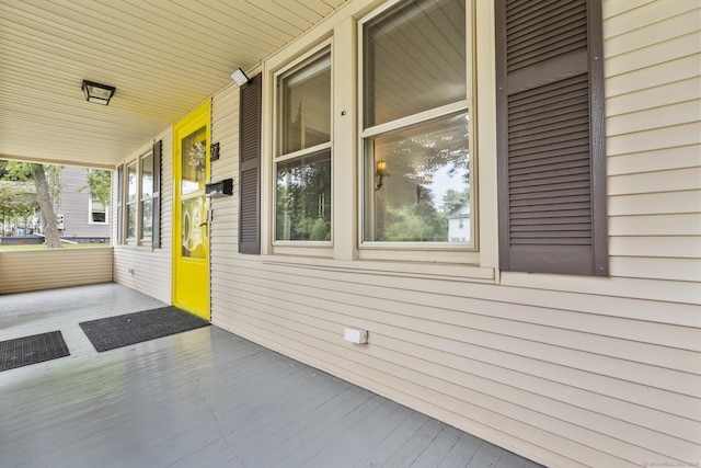27 Homestead St, Manchester, CT 06042 - view of porch