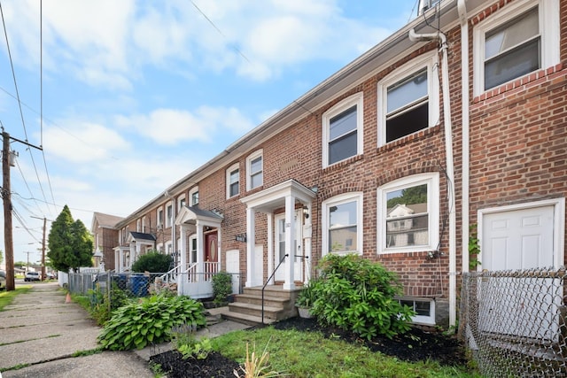 110 Asylum St, Bridgeport, CT 06610 - multi unit property featuring brick siding