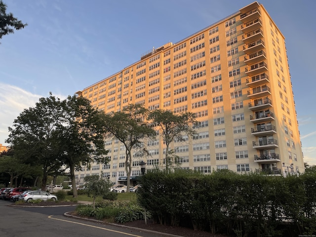 2625 Park Ave Unit 11P, Bridgeport, CT 06604 - view of apartment building / complex