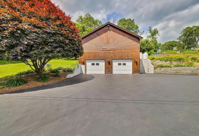 128 Holcomb Hill Rd, New Hartford, CT 06057 - view of detached garage
