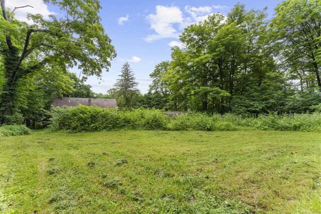 24 Main St, East Hampton, CT 06424 - view of grassy yard