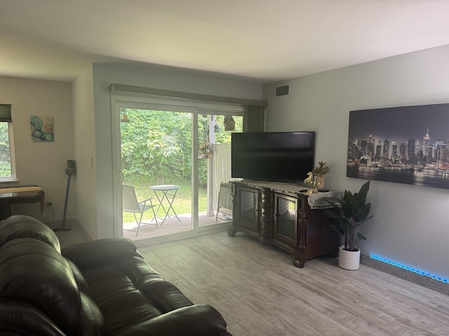 37 Brookwood Dr Apt D, Rocky Hill, CT 06067 - living area featuring light wood-style flooring