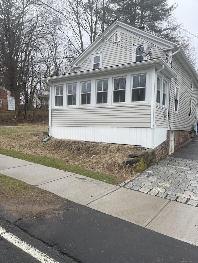 20 Elm St, Simsbury, CT 06081 - view of property exterior