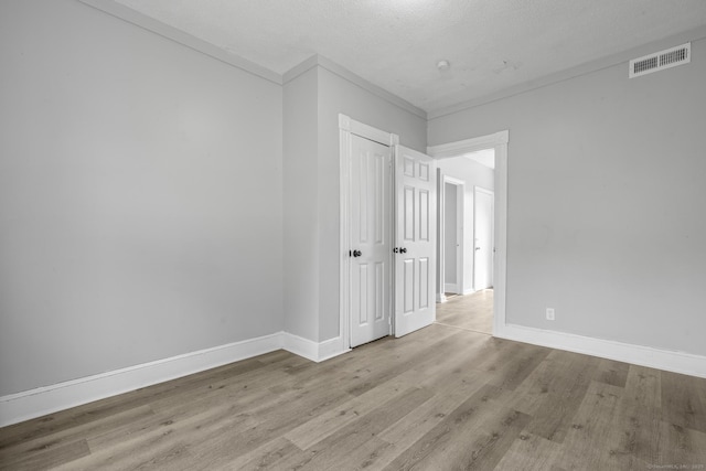 37 William St, Waterbury, CT 06702 - unfurnished room featuring wood finished floors and ornamental molding