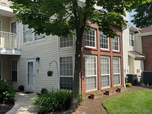 108 Carriage Crossing Ln Unit 108, Middletown, CT 06457 - back of property