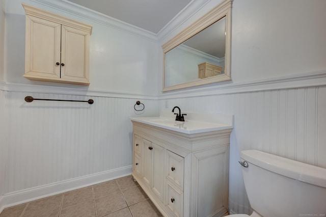 140 Braeside Dr, Hamden, CT 06514 - bathroom featuring vanity, wainscoting, tile patterned floors, and crown molding