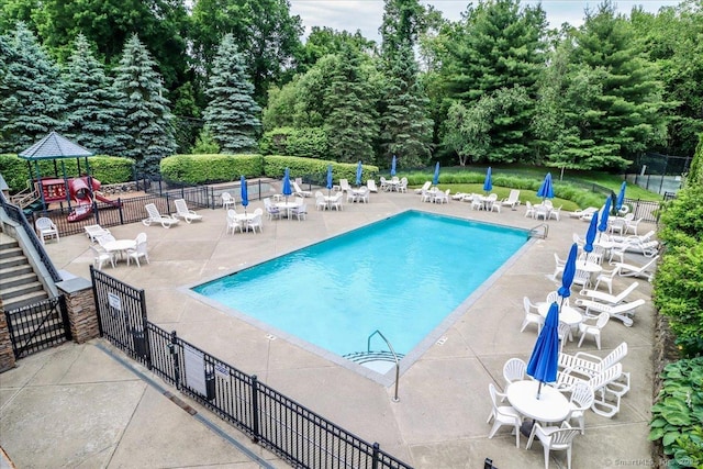 6 Faith Ln Unit 6, Danbury, CT 06810 - community pool with a patio area
