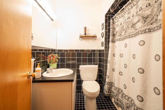 348 State Route 39, New Fairfield, CT 06812 - bathroom featuring vanity, tile walls, and curtained shower