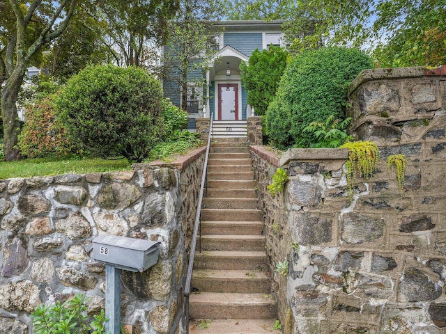 58 Riverdale Ave, Greenwich, CT 06831 - view of stairway