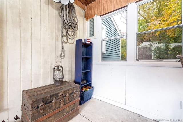 5 Lake Pt, Haddam, CT 06441 - property entrance