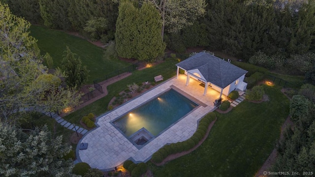 21 Queens Grant Dr, Fairfield, CT 06824 - aerial view of property and surrounding area featuring a forest