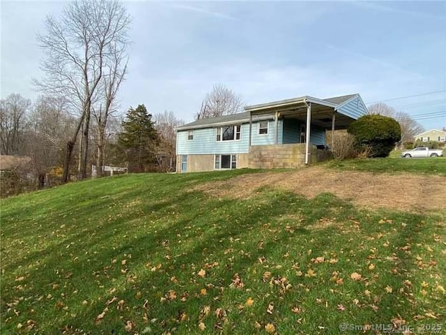 250 W Pond Road Ext, North Branford, CT 06471 - rear view of house featuring a yard