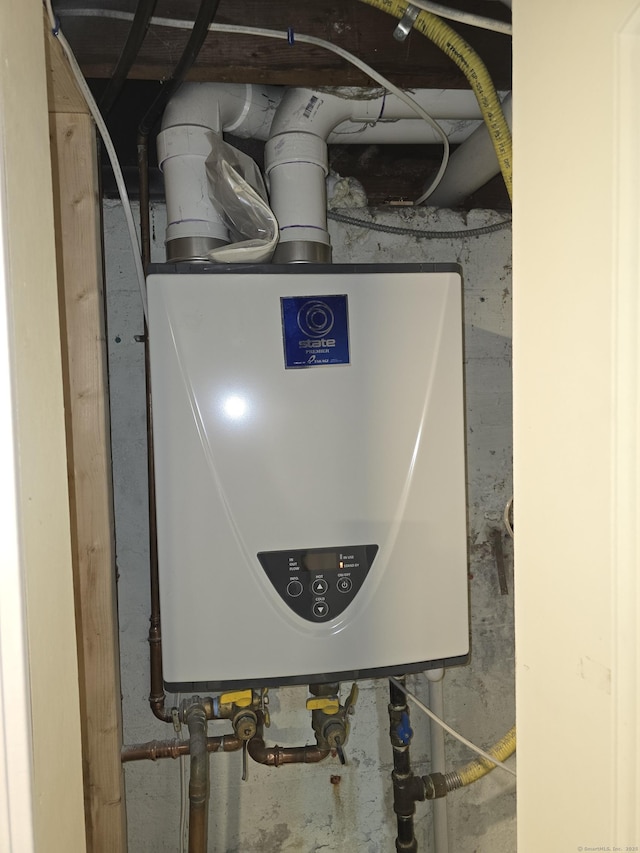 156 Killian Ave, Trumbull, CT 06611 - utility room featuring water heater