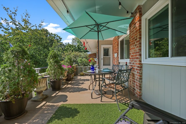 195 Southport Woods Dr Unit 195, Fairfield, CT 06890 - view of patio / terrace featuring outdoor dining area and a wooden deck