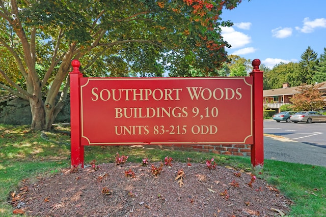 195 Southport Woods Dr Unit 195, Fairfield, CT 06890 - view of community / neighborhood sign