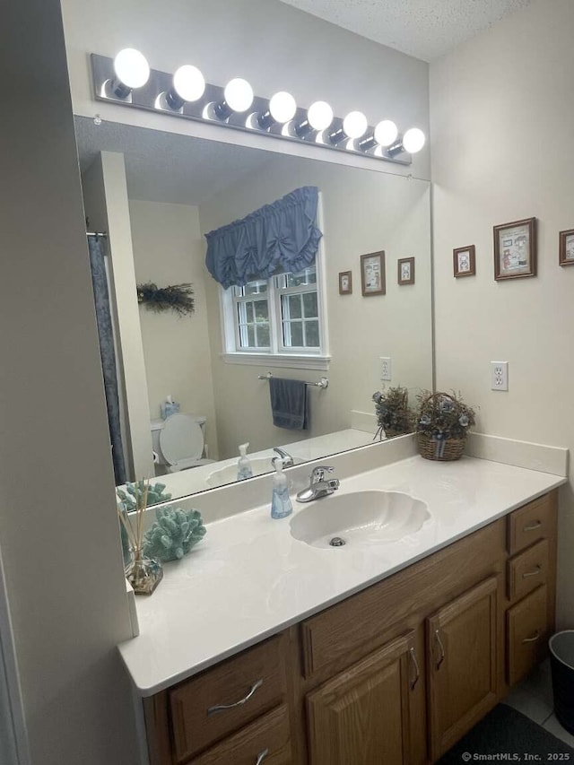 475 Niederwerfer Rd, South Windsor, CT 06074 - bathroom with vanity and curtained shower