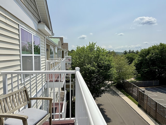 34 Schoolhouse Dr Unit 405, West Hartford, CT 06110 - view of balcony