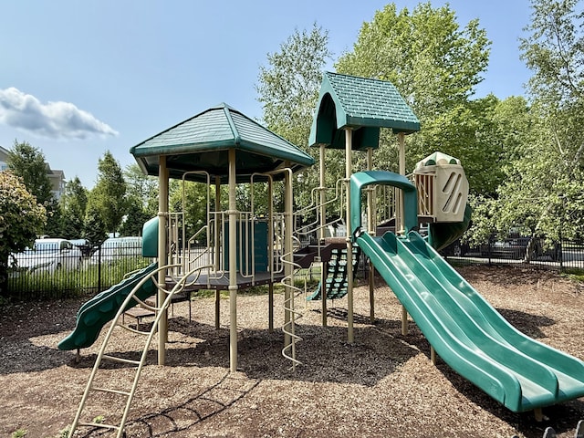 34 Schoolhouse Dr Unit 405, West Hartford, CT 06110 - view of community play area