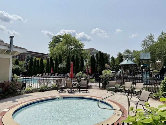 34 Schoolhouse Dr Unit 405, West Hartford, CT 06110 - view of community pool