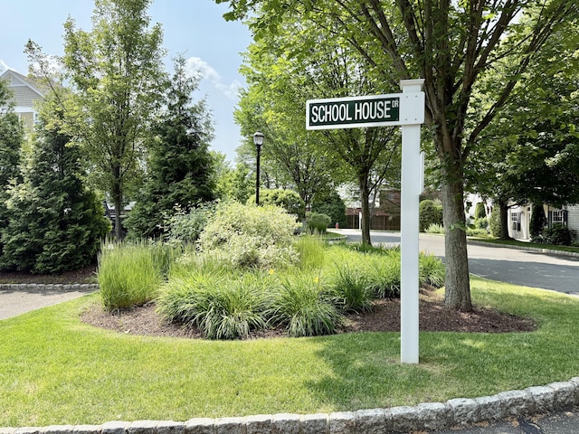 34 Schoolhouse Dr Unit 405, West Hartford, CT 06110 - community sign featuring a lawn