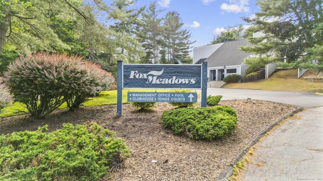 32 Glenview Dr Unit 32, Cromwell, CT 06416 - view of community sign