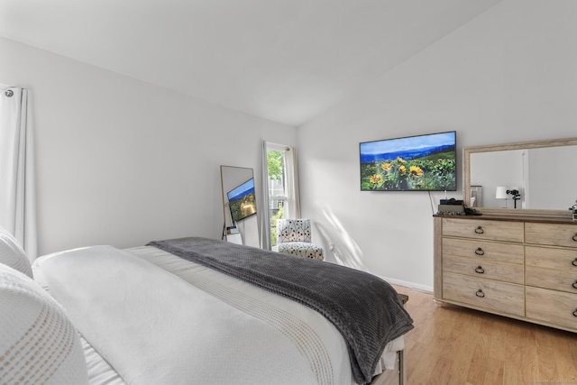 32 Glenview Dr Unit 32, Cromwell, CT 06416 - bedroom featuring vaulted ceiling and light wood-type flooring