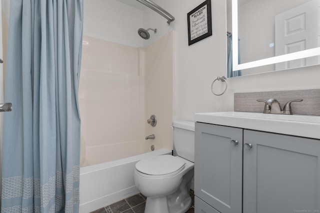 32 Glenview Dr Unit 32, Cromwell, CT 06416 - bathroom featuring shower / tub combo and vanity