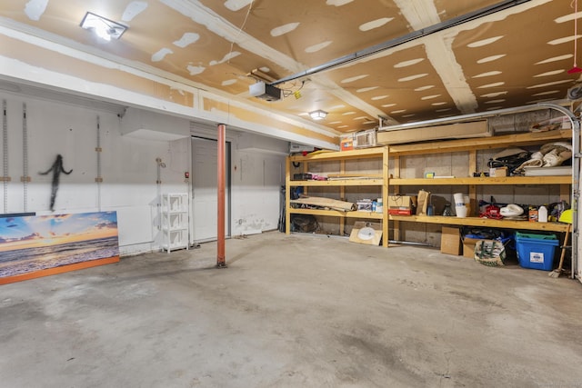 32 Glenview Dr Unit 32, Cromwell, CT 06416 - garage with a garage door opener