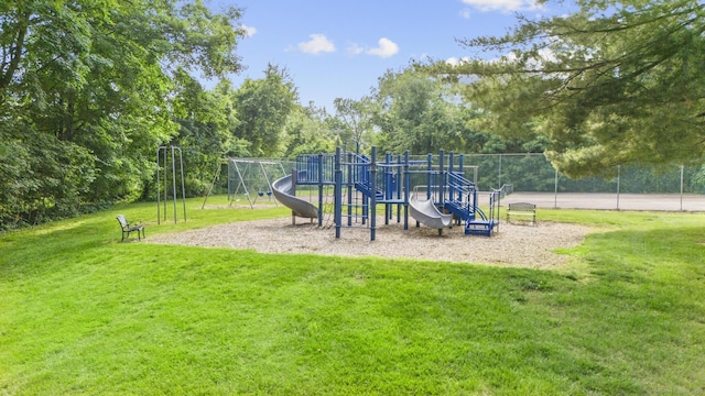 32 Glenview Dr Unit 32, Cromwell, CT 06416 - view of community jungle gym