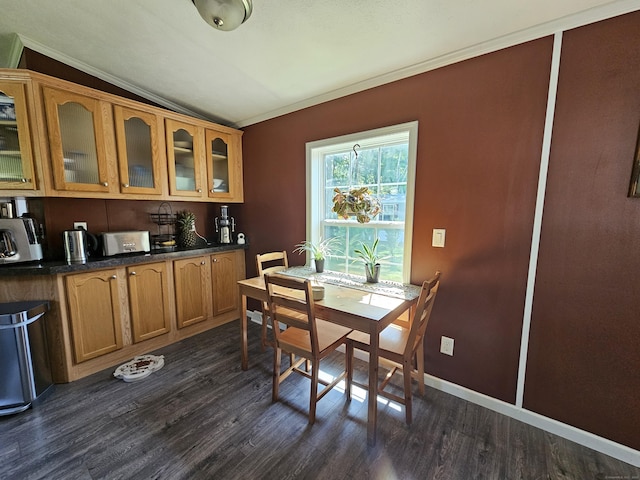 91 Chaffeeville Rd Trlr 16, Mansfield, CT 06250 - dining room with lofted ceiling, dark wood-style floors, and crown molding