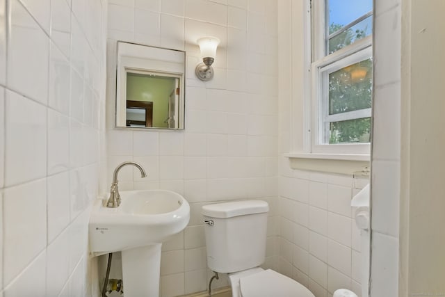 73 Atwater St, Bridgeport, CT 06604 - half bath with tile walls and toilet