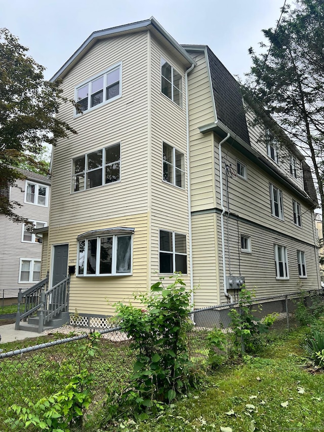99 Love Ln, Hartford, CT 06112 - photo 1