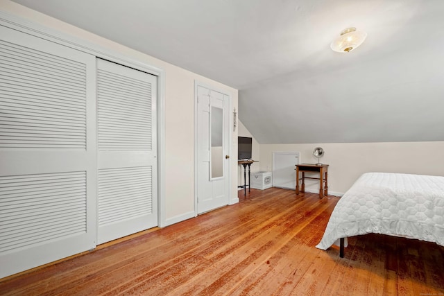 376 Glenwood Avenue Extension, Waterford, CT 06385 - bedroom with vaulted ceiling, light wood finished floors, and a closet