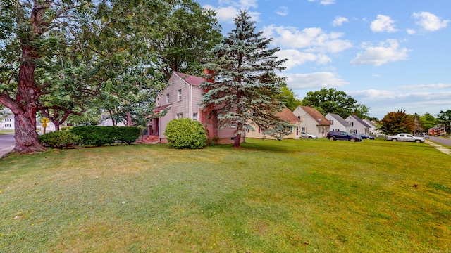 166 Catherine St, Hartford, CT 06106 - view of green lawn featuring a residential view