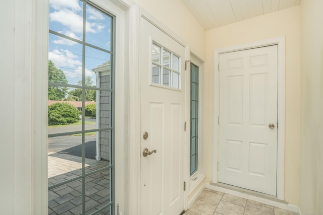 21 Walnut St, Newington, CT 06111 - view of entryway