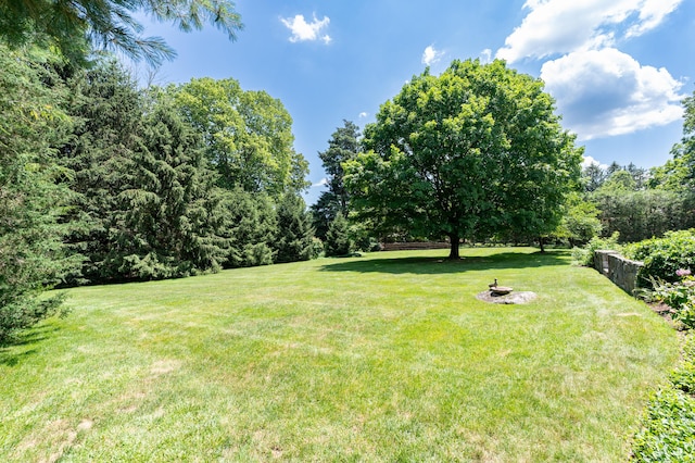 173 Russet Rd, Stamford, CT 06903 - view of yard featuring a fire pit
