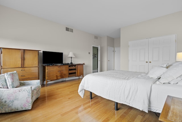 3200 Park Ave Unit 9B1, Bridgeport, CT 06604 - bedroom with light wood-style flooring and a closet