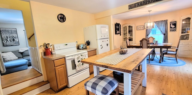 425 E Cotton Hill Rd, New Hartford, CT 06057 - kitchen with white appliances, light wood-type flooring, and pendant lighting